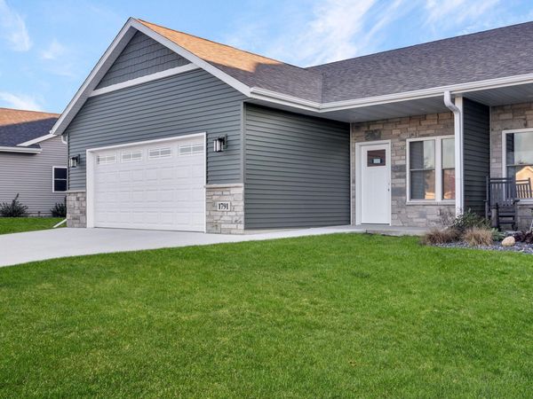 1791 Edgewood Rd, Unit 11, Kewaskum, WI 53040