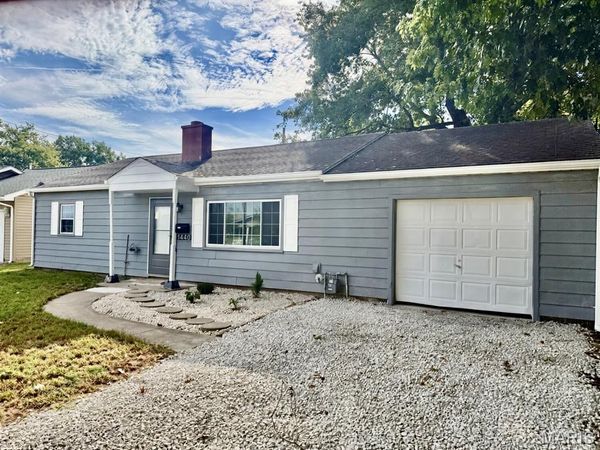 1440 Ladd Avenue , Wood River, IL 62095