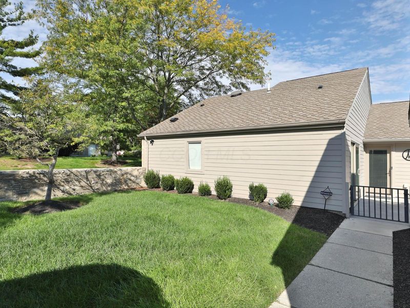 5714 Strathmore Lane, Unit 25, Dublin, OH 43017 Photo 3