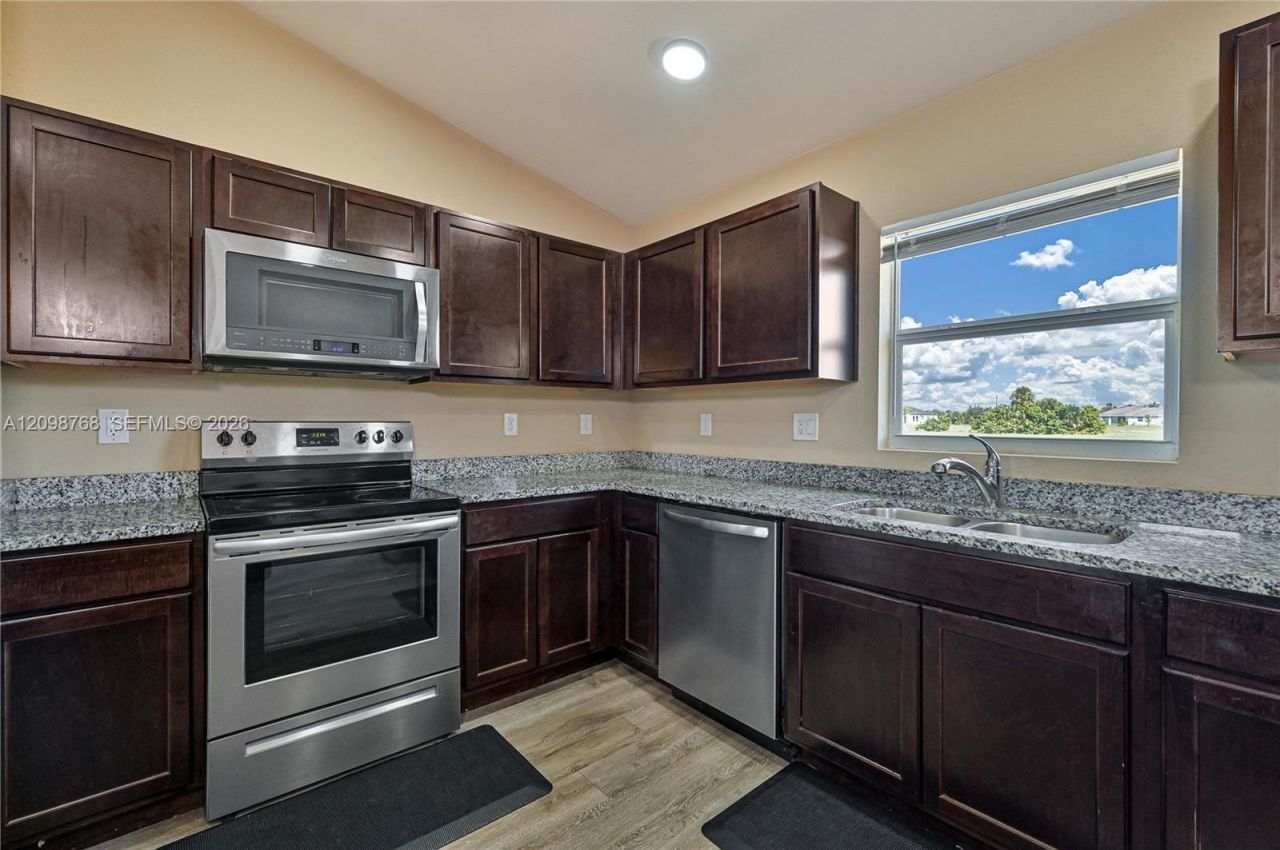 3519 NW 42nd Ave, Cape Coral, FL 33993 Photo