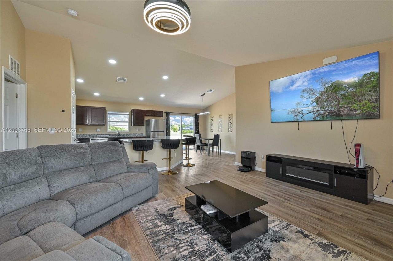 3519 NW 42nd Ave, Cape Coral, FL 33993 Photo
