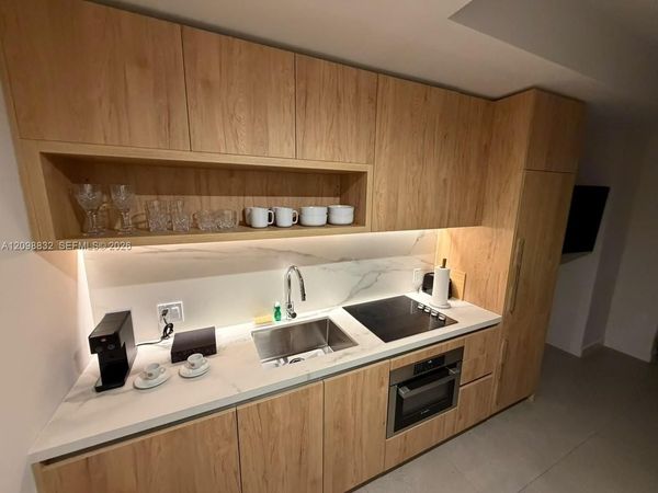 11 NE 6th St , Unit 406, Miami, FL 33132