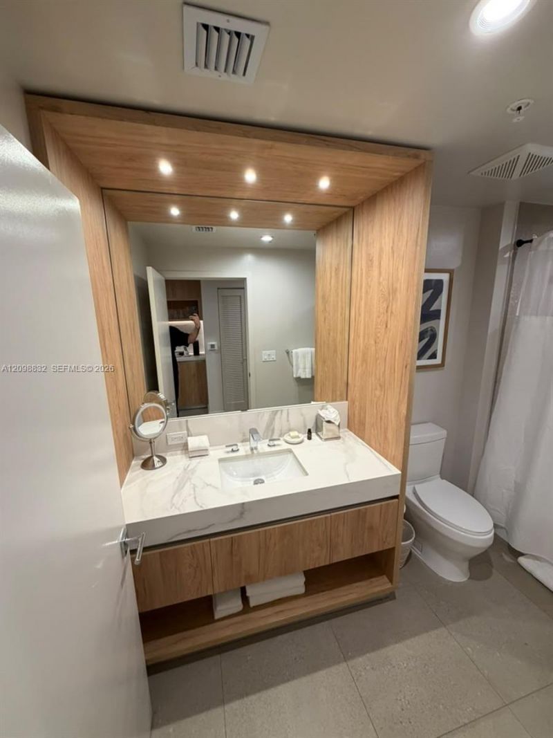 11 NE 6th St , Unit 406, Miami, FL 33132 Photo