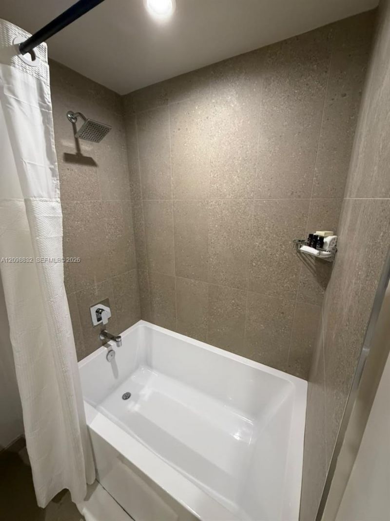11 NE 6th St , Unit 406, Miami, FL 33132 Photo