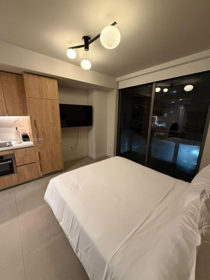 11 NE 6th St , Unit 406, Miami, FL 33132 Photo