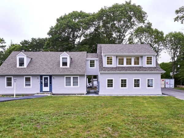 4 Edgerton Dr, Falmouth, MA 02556