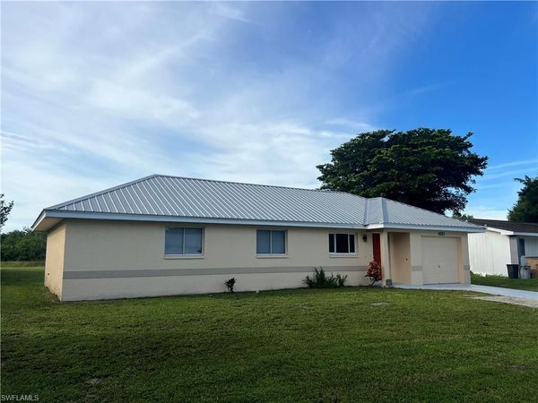 1121 Gifford AVE S, LEHIGH ACRES, FL 33936