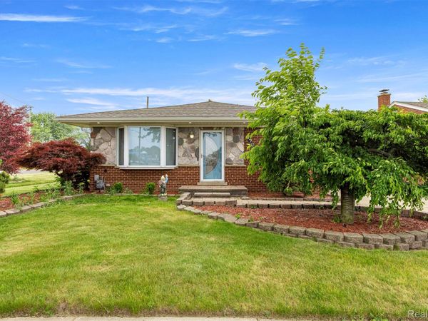 8786 N Evangeline Street , Dearborn Heights, Mi 48127