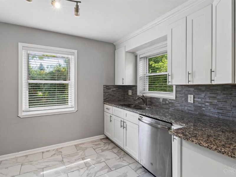 5065 Western Hills Avenue, Green Township, OH 45238 Photo 12