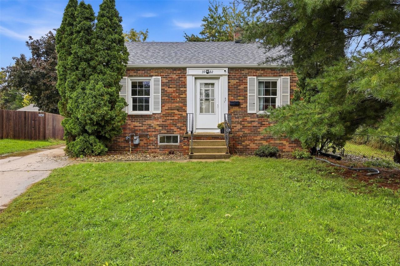 3922 Hart Court Ne, Cedar Rapids, IA 52402 Main Photo