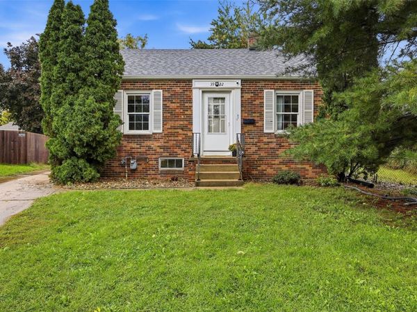 3922 Hart Court NE, Cedar Rapids, IA 52402