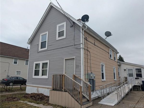 11 Pembina Street , Buffalo, NY 14220