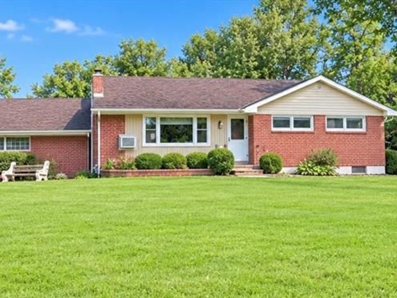 8352 Crestway Road, Clayton, OH 45315 Photo 2