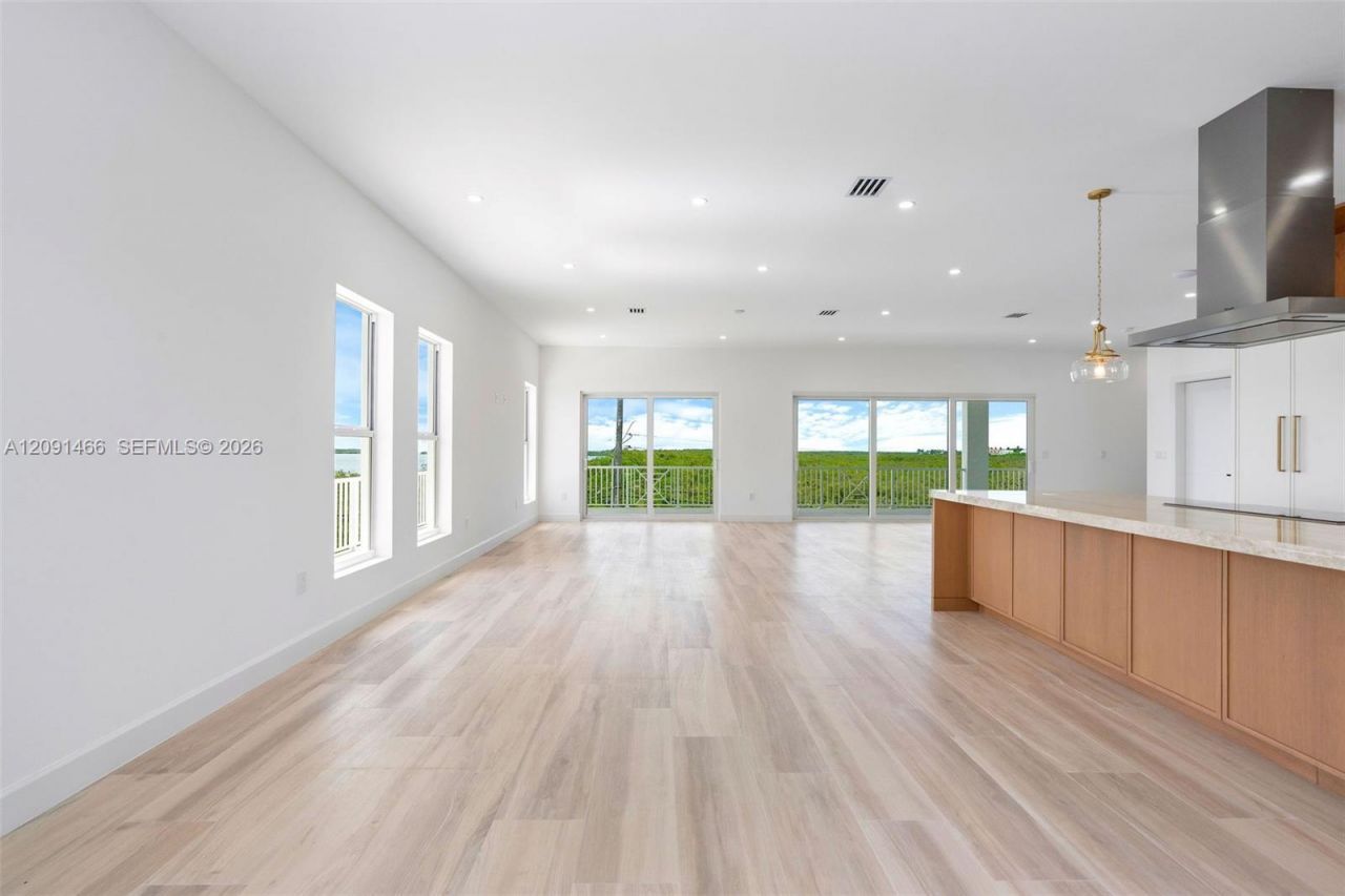 195 Ojibway Ave, Tavernier, FL 33070 Photo