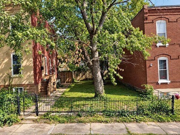 3424 Minnesota , St Louis, MO 63118