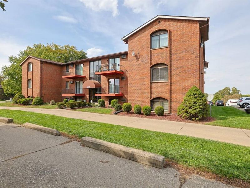 5476 Camelot Drive, Unit 38, Fairfield, OH 45014 Photo 2