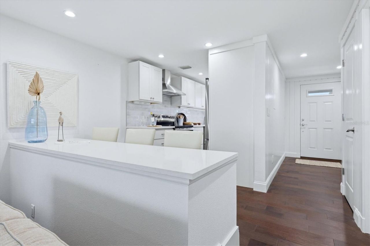 4532 Ocean Boulevard, Unit 209, Sarasota, FL 34242 Photo