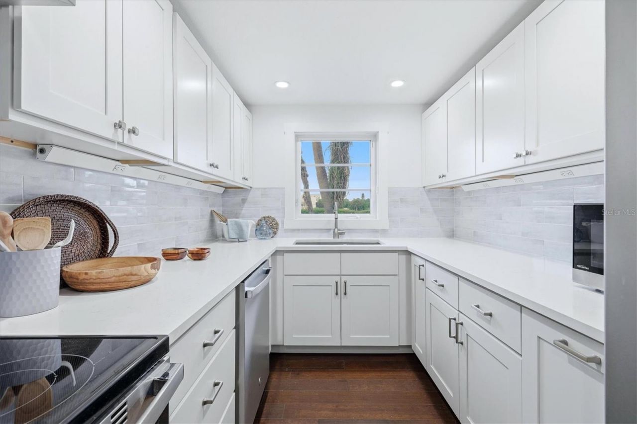 4532 Ocean Boulevard, Unit 209, Sarasota, FL 34242 Photo