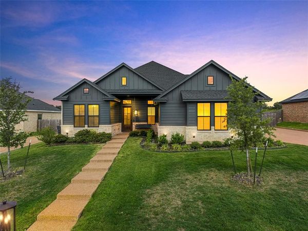 10201 Castleberry Lane, Waco, TX 76712