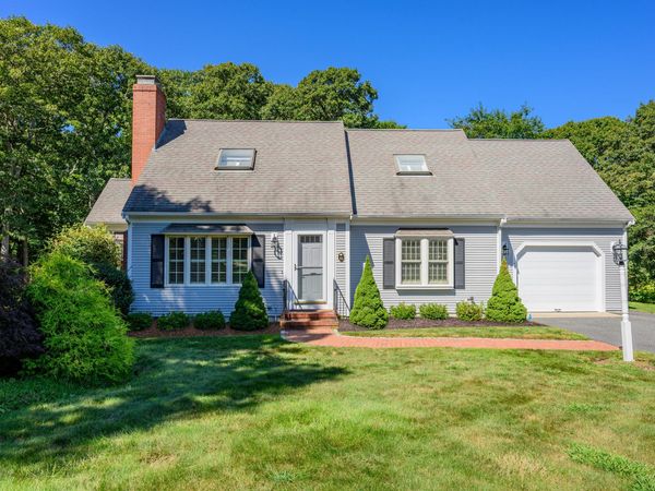 11 Kalmia Way, Centerville, MA 02632
