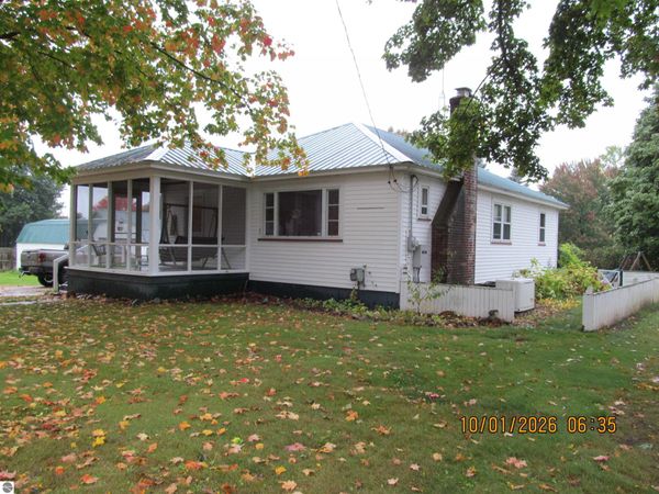 311 Carland Street N, Marion, MI 49665