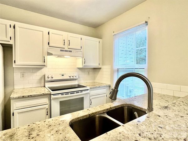 8253 Circle Tree Lane, Charlotte, NC 28277