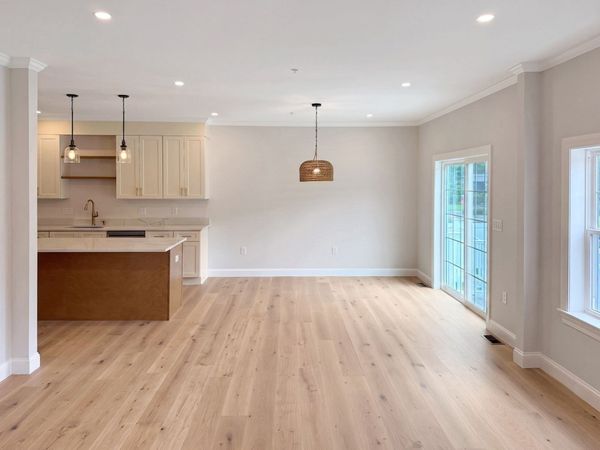 9 Whitman Circle, Unit 9, Bellingham, MA 02019