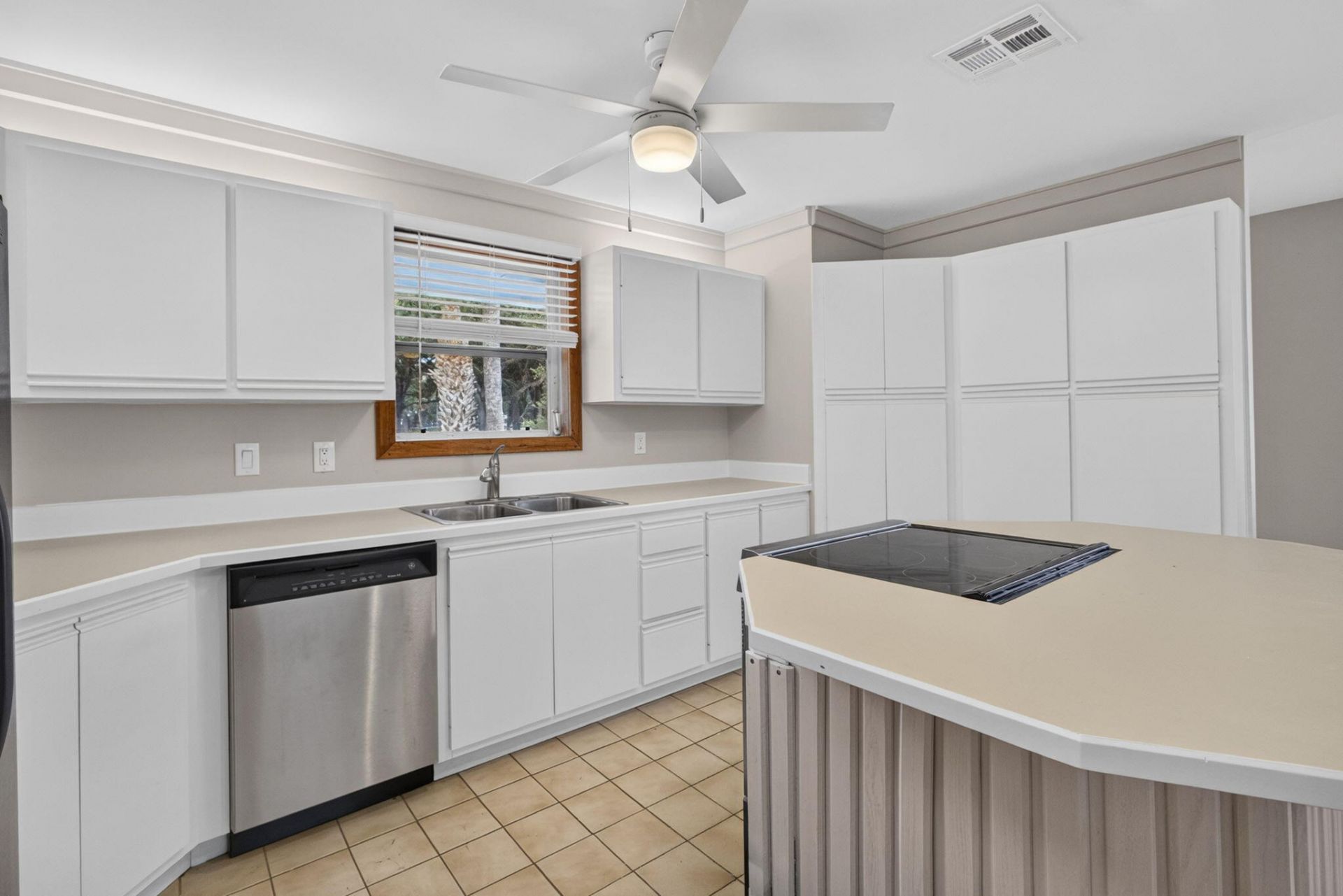 9106 SE Venus Street, Hobe Sound, FL 33455 Photo