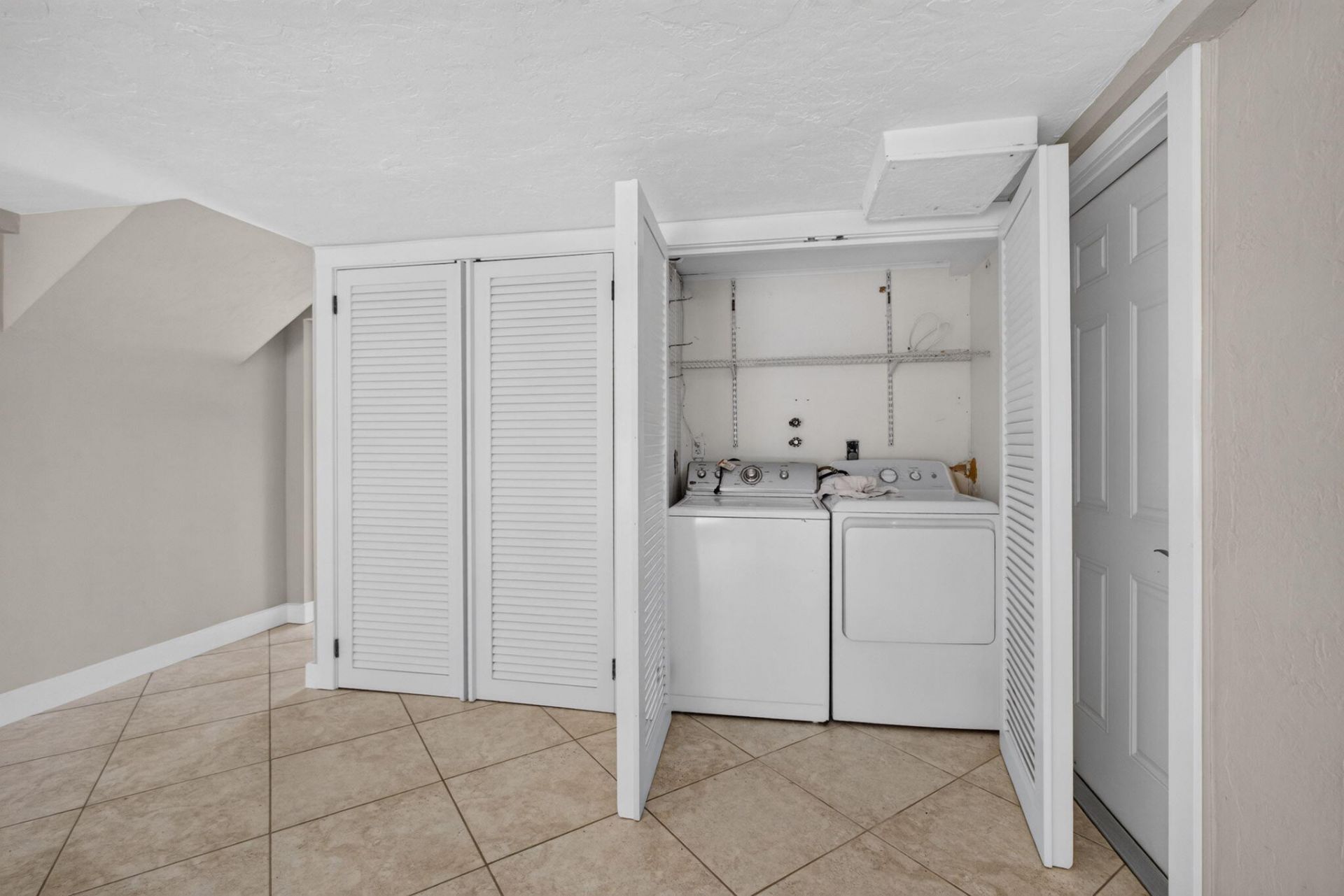 9106 SE Venus Street, Hobe Sound, FL 33455 Photo