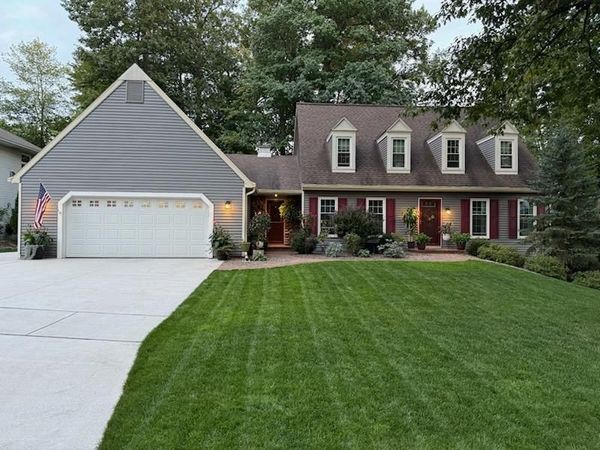 2075 SANDALWOOD COURT, Green Bay, WI 54304