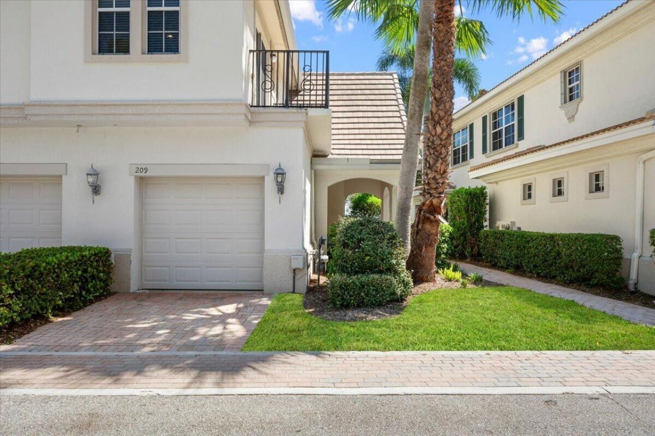 209 Evergrene Parkway, Palm Beach Gardens, FL 33410 Photo