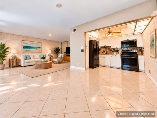 110 WELLINGTON B, West Palm Beach, FL 33417