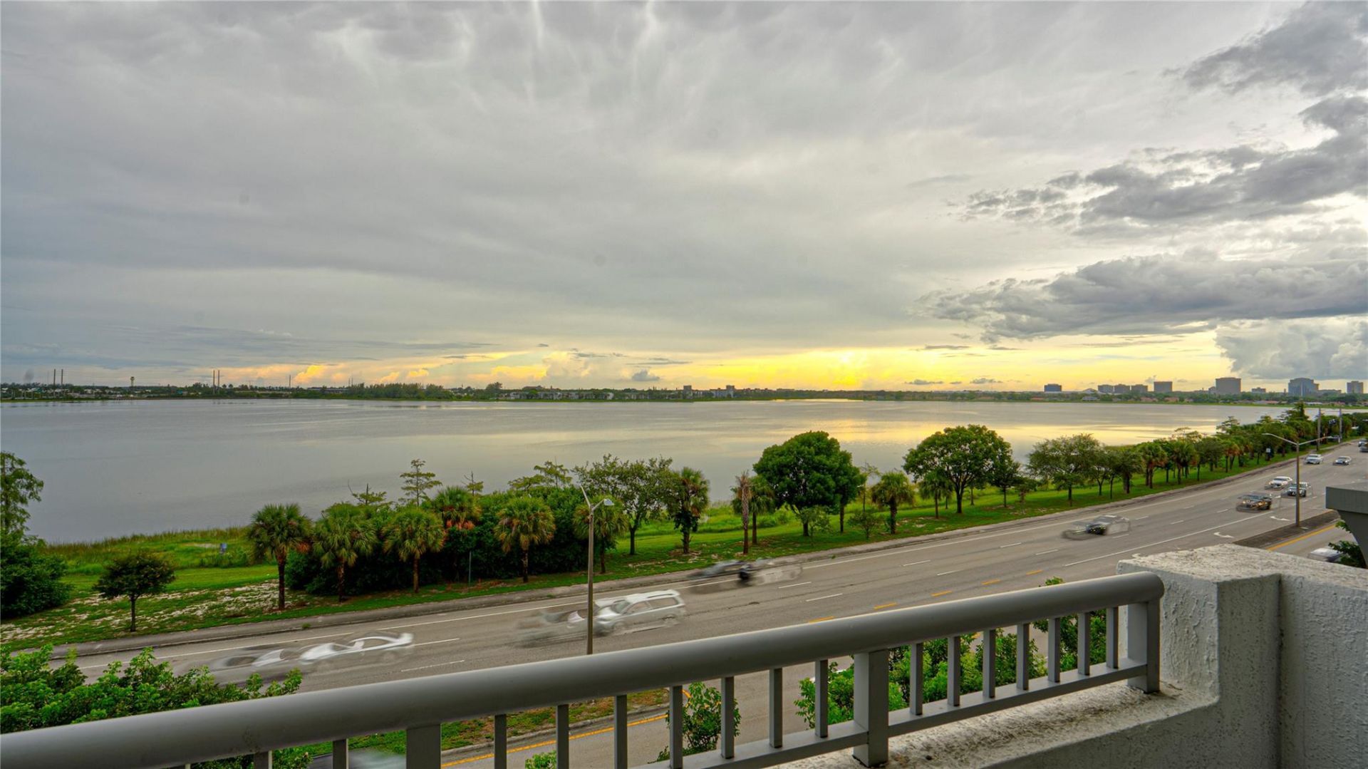300 S Australian Avenue, Unit 408, West Palm Beach, FL 33401 Photo