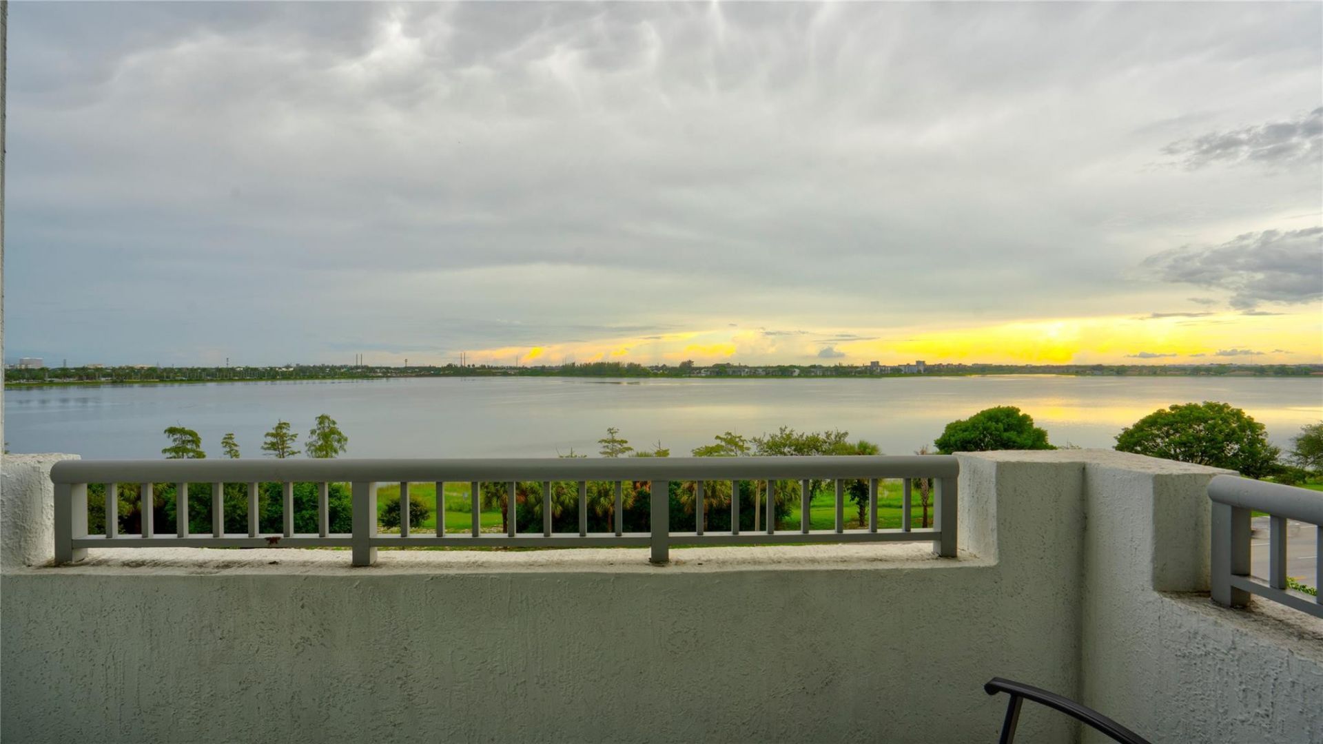 300 S Australian Avenue, Unit 408, West Palm Beach, FL 33401 Photo