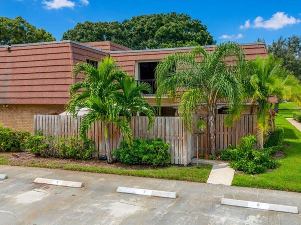 2003 20TH Lane, Palm Beach Gardens, FL 33418