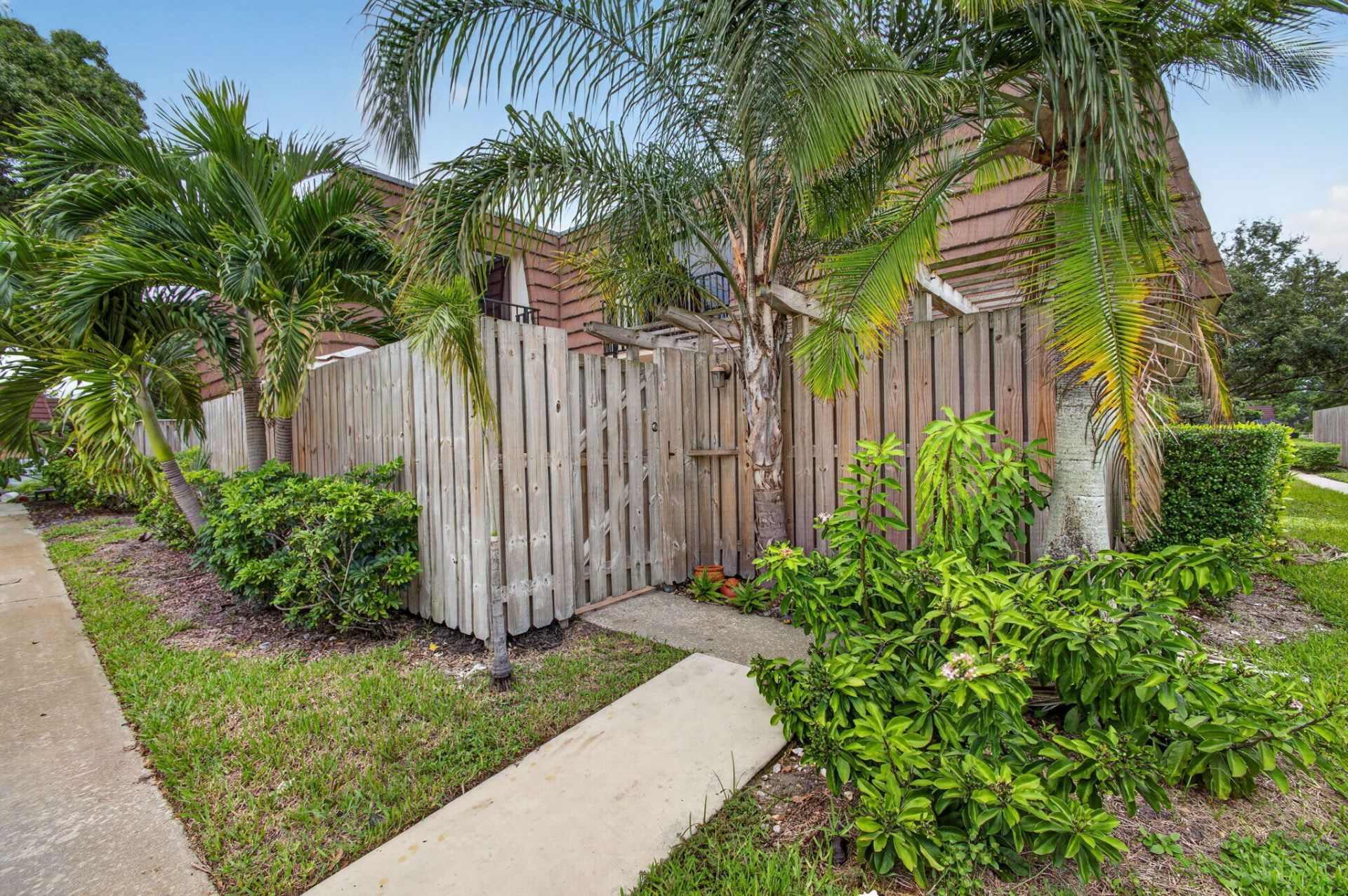 2003 20th Lane, Palm Beach Gardens, FL 33418 Photo