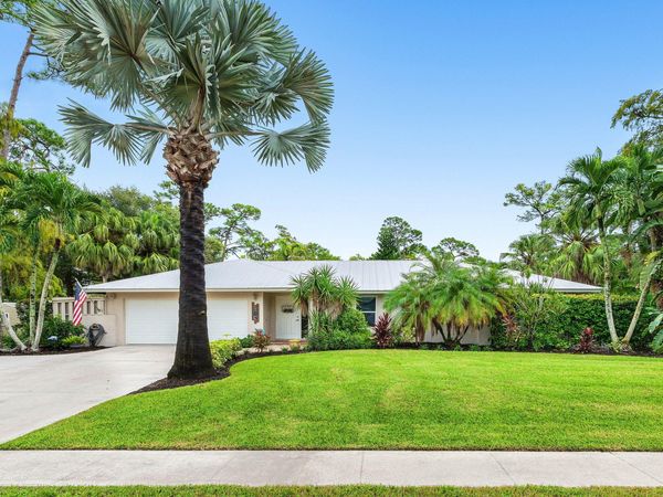 100 St Davids Way, Wellington, FL 33414