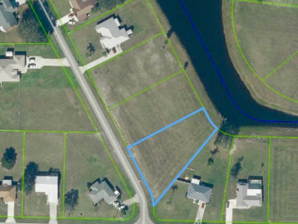 300 ARROWHEAD Drive, Sebring, FL 33876