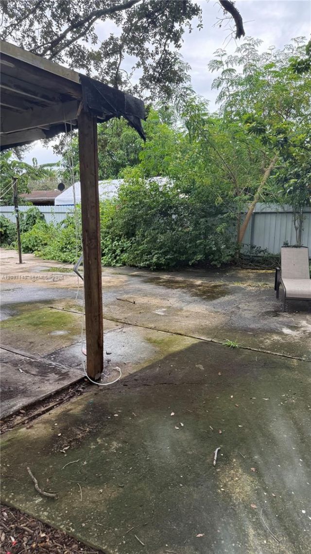 2240 NW 102nd St , Miami, FL 33147 Photo