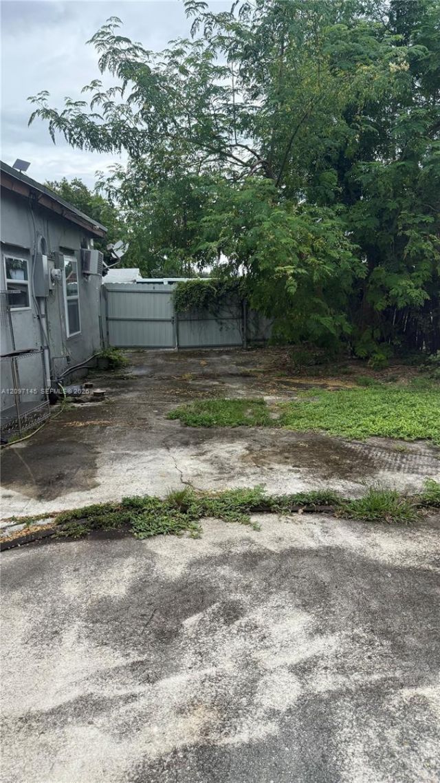 2240 NW 102nd St , Miami, FL 33147 Photo