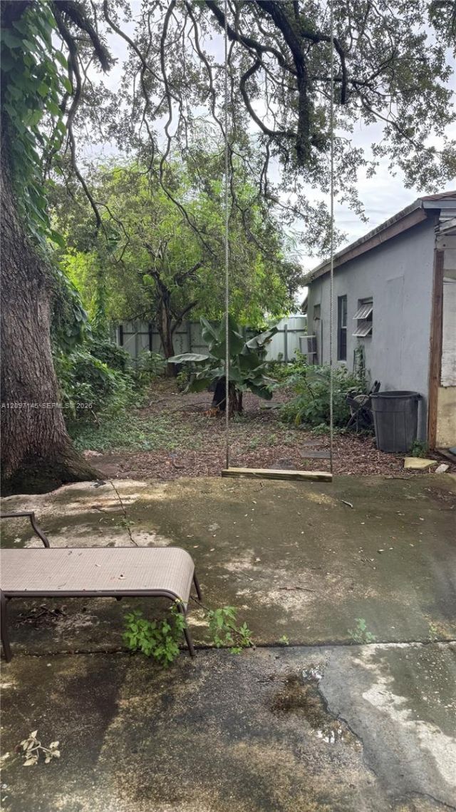 2240 NW 102nd St , Miami, FL 33147 Photo