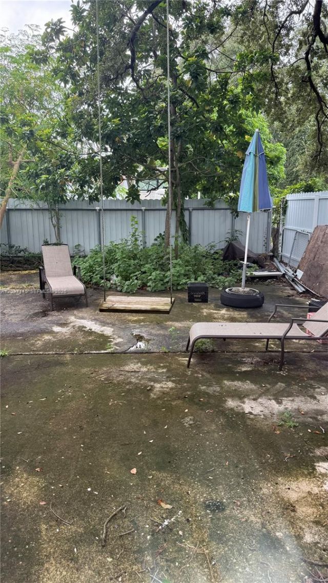 2240 NW 102nd St , Miami, FL 33147 Photo