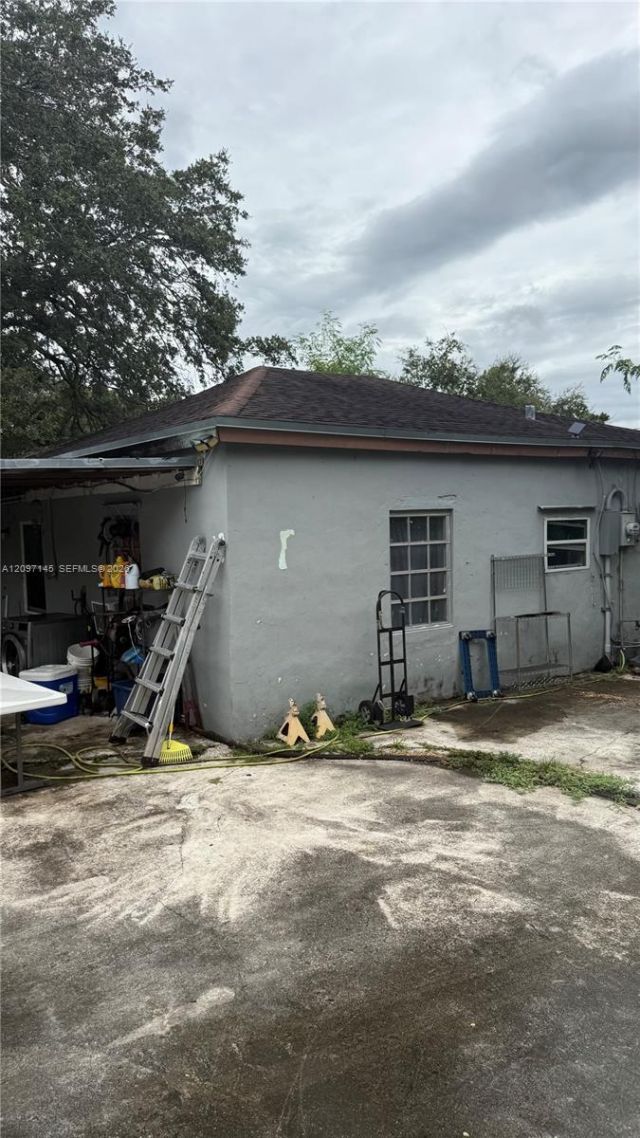 2240 NW 102nd St , Miami, FL 33147 Photo