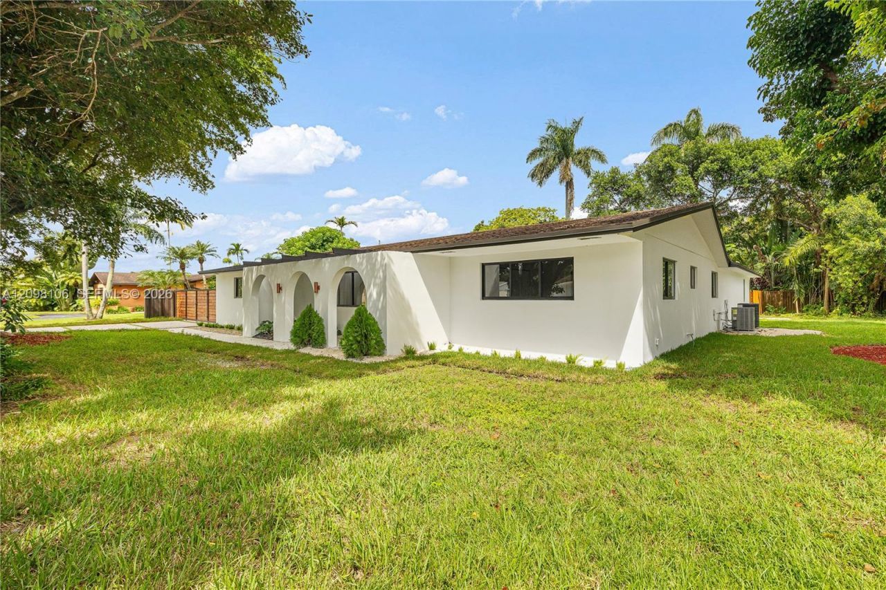 9721 SW 122nd St, Miami, FL 33176 Photo