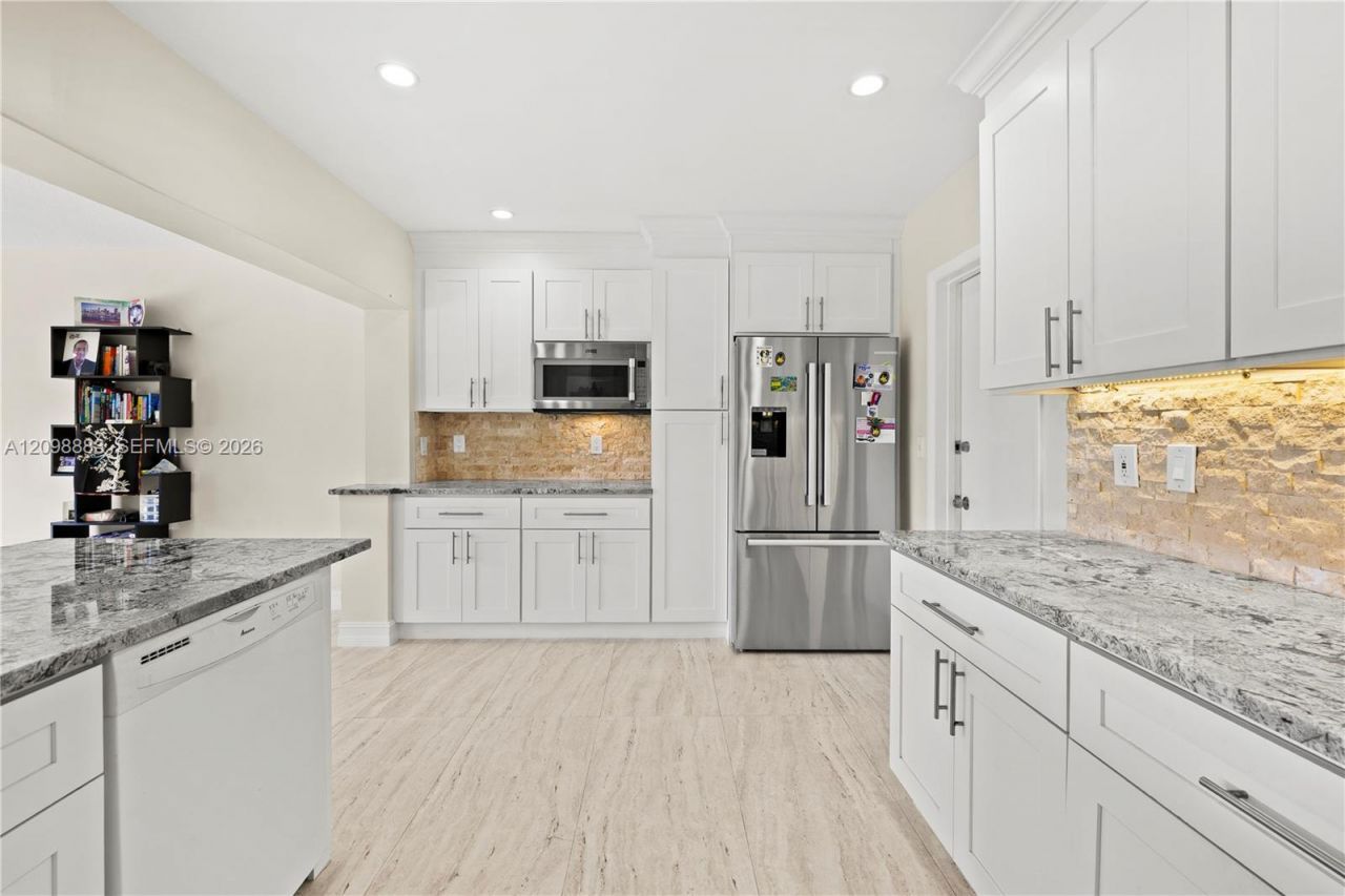 6204 Jacaranda Cir , Tamarac, FL 33319 Photo