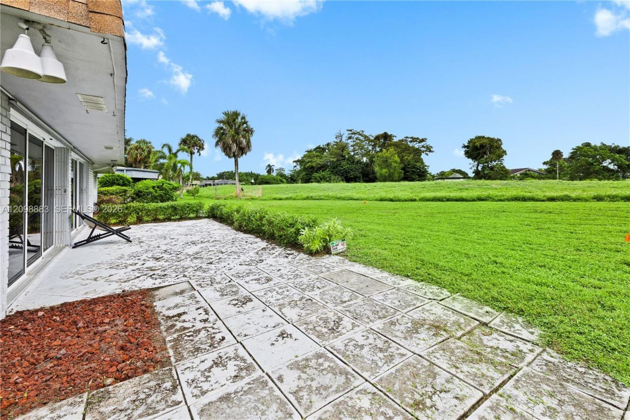6204 Jacaranda Cir , Tamarac, FL 33319 Photo