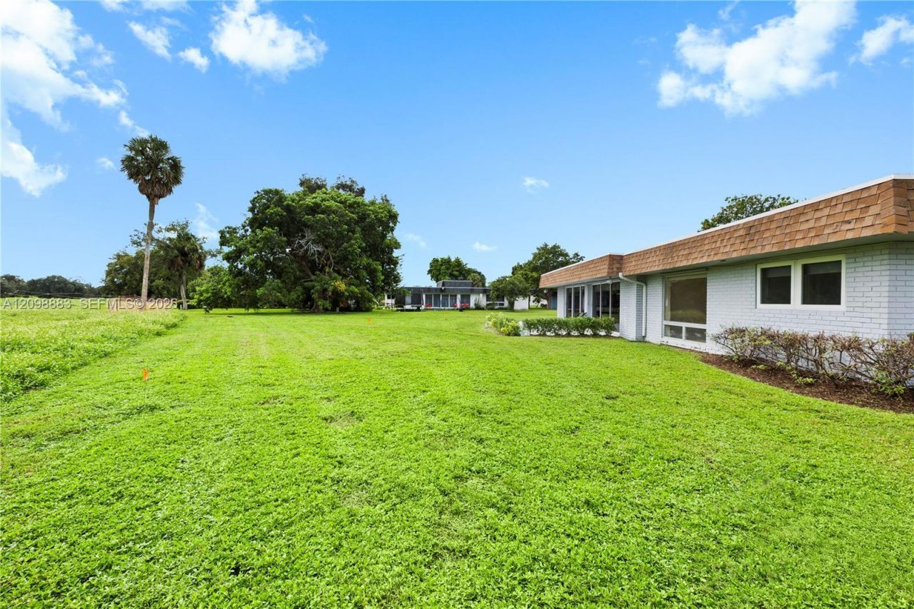 6204 Jacaranda Cir , Tamarac, FL 33319 Photo