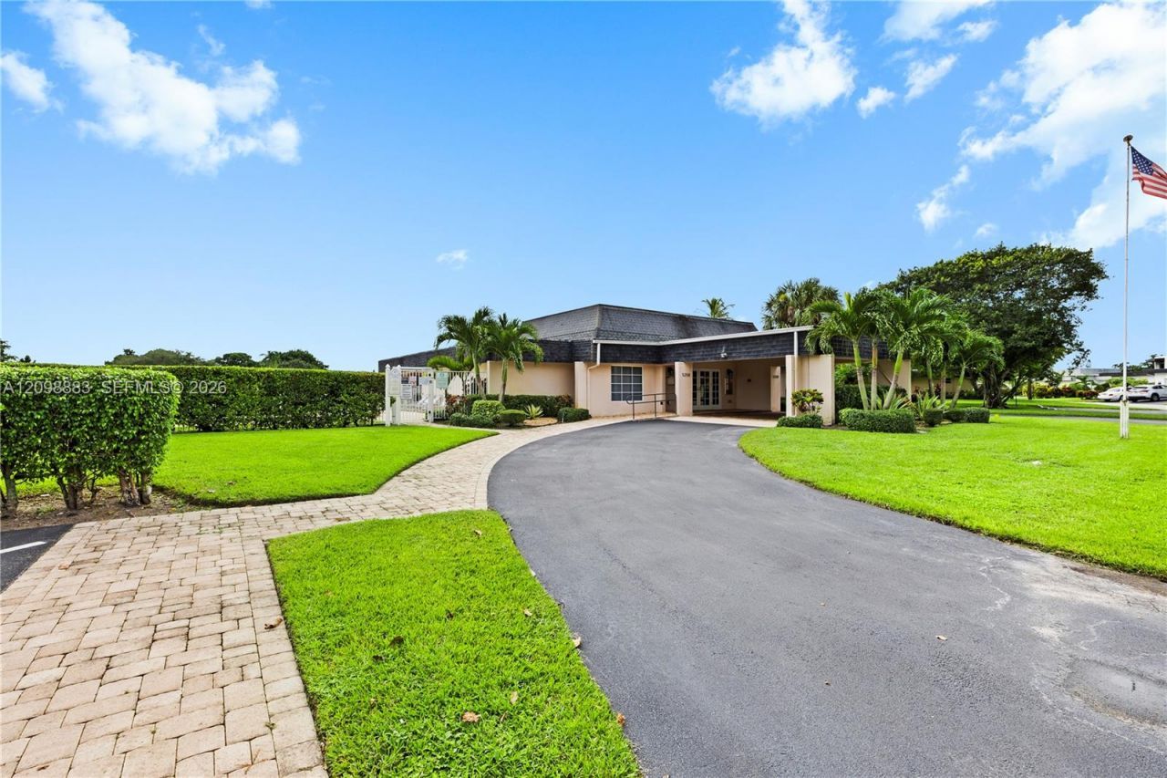 6204 Jacaranda Cir , Tamarac, FL 33319 Photo