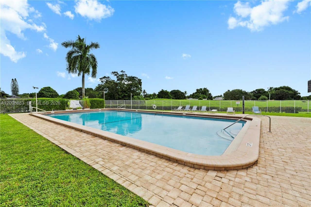 6204 Jacaranda Cir , Tamarac, FL 33319 Photo