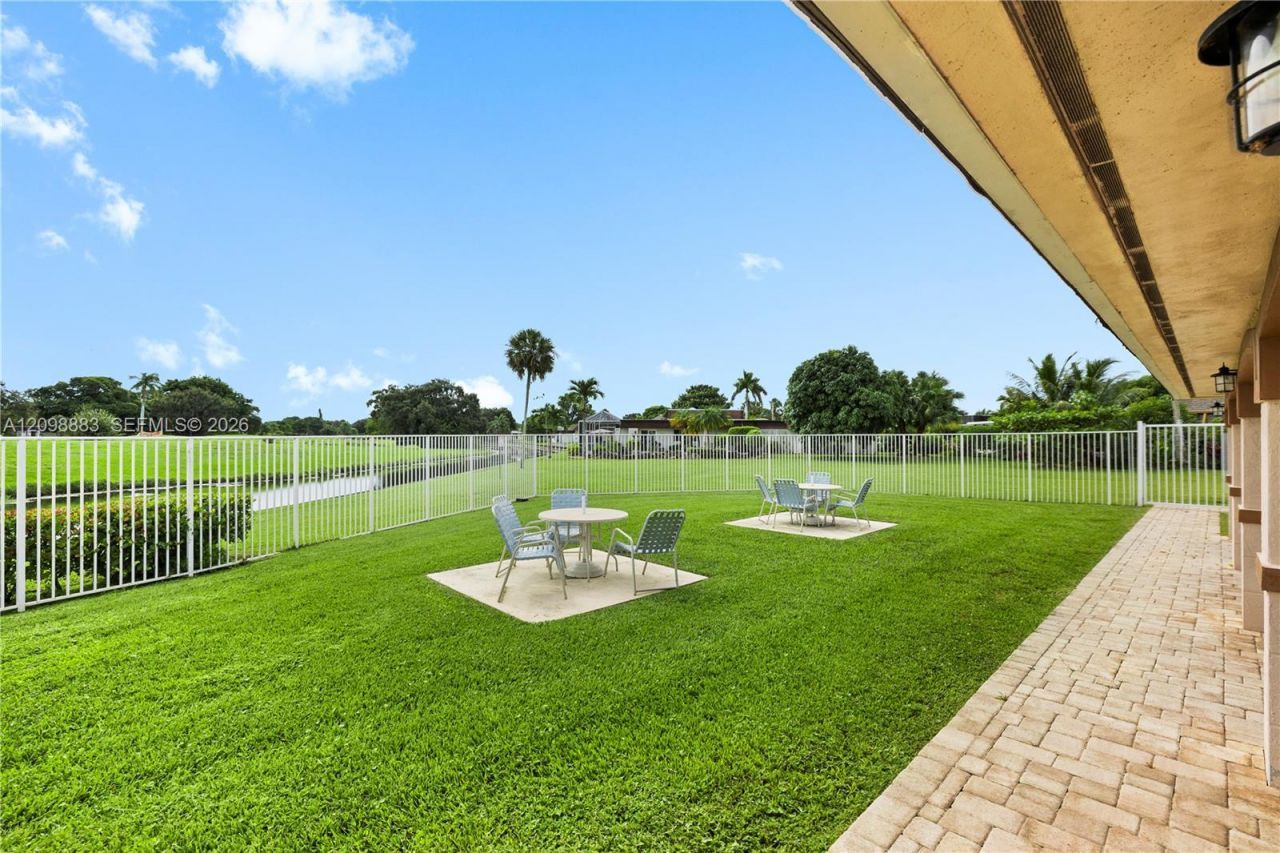 6204 Jacaranda Cir , Tamarac, FL 33319 Photo